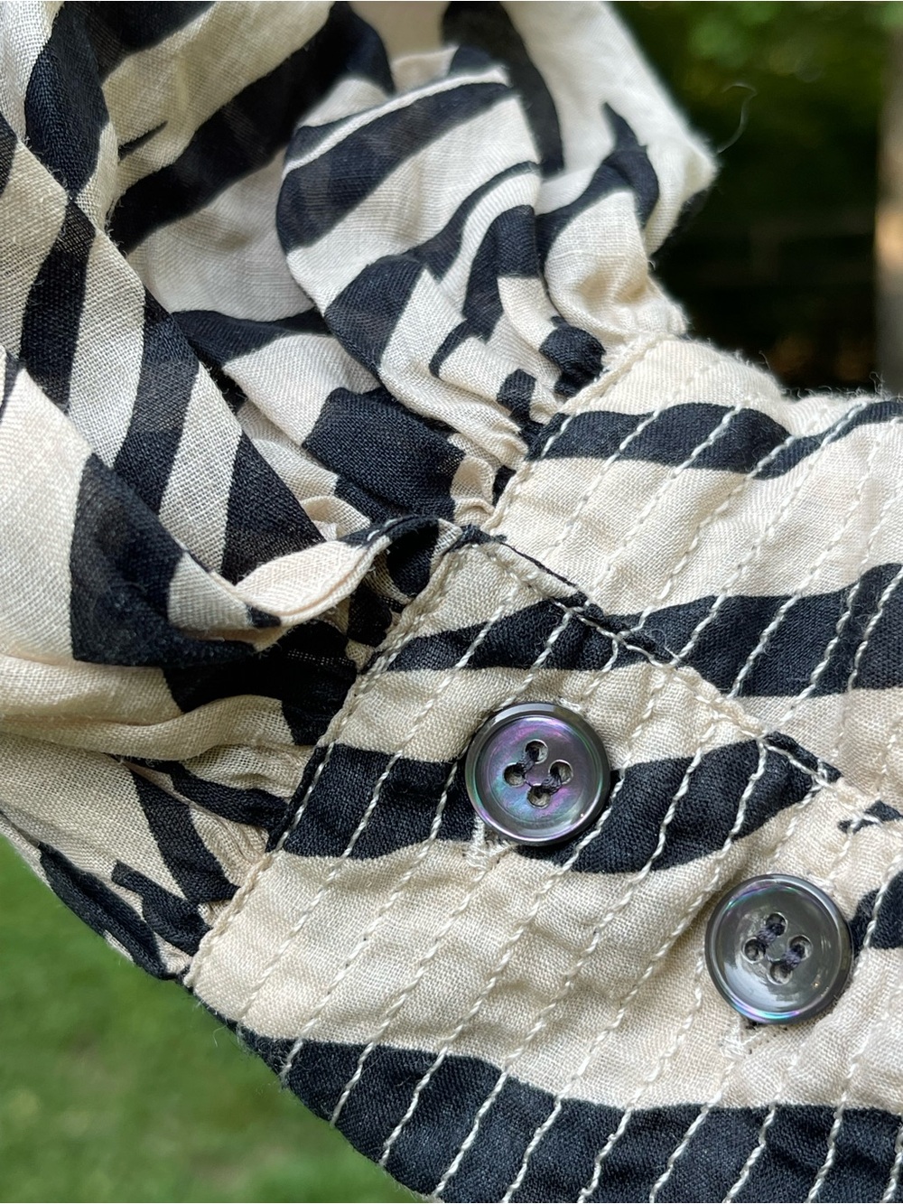 Banana Republic Ramie Popover Shirt Lg Blk Beige Zebra Print - Picture 3 of 7